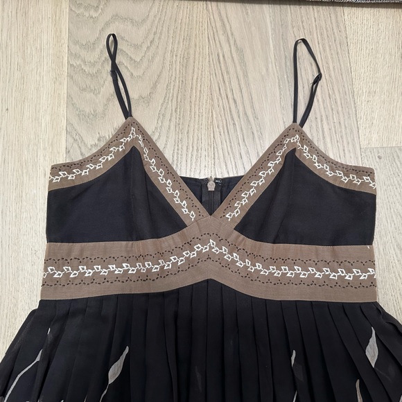 BCBG | Brown Floral Party Dress| Size 6 - Picture 8 of 9